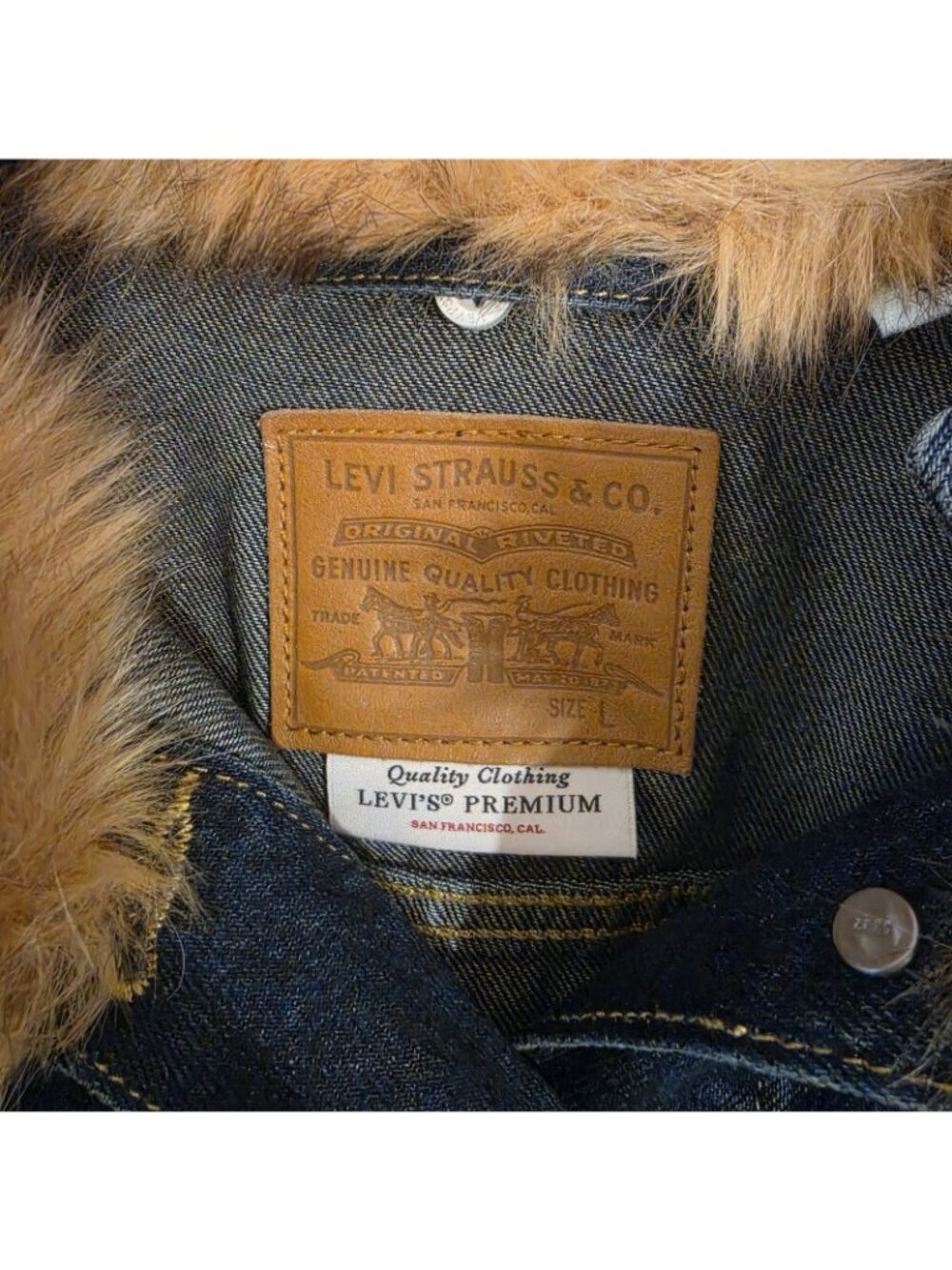 Levi's Faux Fur Collar Denim Coat Women's Large Belted Dark Wash Long Jean... - Picture 6 of 6